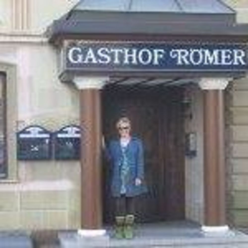 Meet your Posher, Loree